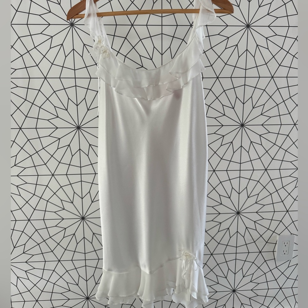 Bridal - Oscar de la Renta Pink Label White Slip Dress – Ruffled Satin Chemise